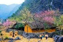 Top điểm du xuân đầu năm miền Bắc rước may mắn, an lành