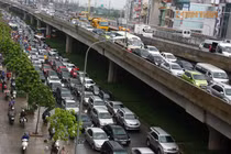 Điểm đen Khuất Duy Tiến tắc đường kinh hoàng gần 2 giờ đồng hồ