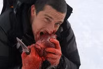 Rùng mình khoảnh khắc sinh tồn ở nơi nguy hiểm nhất