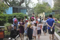 “Biển người” chen chân tại Vườn thú Thủ Lệ trong ngày cuối nghỉ lễ