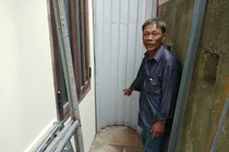 Bé gái còn nguyên dây rốn bị bỏ rơi ở góc chùa