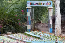 100 hài nhi chôn trong ngôi mộ hình bánh gato