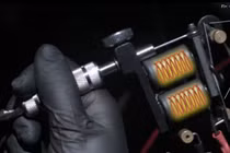 Cận cảnh quay chậm của máy xăm hình