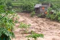 2 người chết, 13 người mất tích do mưa bão số 3