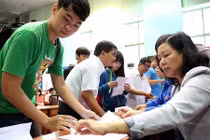 Thí sinh trúng tuyển tạm thời cũng đổ xô rút hồ sơ