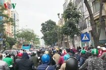 Ảnh: Hà Nội ùn tắc trong ngày đi làm đầu tiên năm 2019