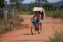 Kinh dị dân thị trấn mang gương mặt quỷ vì căn bệnh lạ