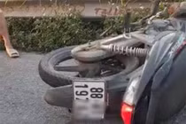 Cả gia đình 4 người đi trên xe máy tai nạn, 3 người tử vong