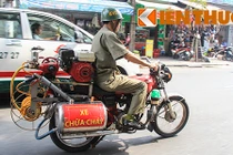 Xe cứu hỏa 2 bánh tự chế... siêu độc ở Sài Gòn