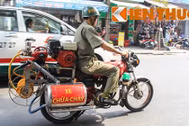 Xe cứu hỏa 2 bánh tự chế... siêu độc ở Sài Gòn