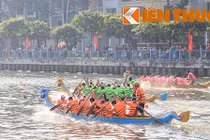 400 người TP HCM đua thuyền quyết liệt đón năm mới 2015