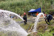 Giải cứu nạn nhân ở Si Ma Cai: Trăm người đứng trước hang chờ điều kỳ diệu