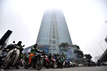 Ảnh: Nhiều công trình cao tầng ở Hà Nội bỗng dưng "biến mất"