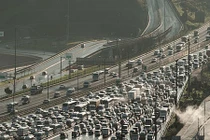 Chặn đường cao tốc cầu hôn bạn gái và cái kết đắng