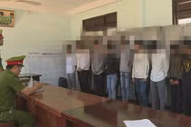 2 nhóm học sinh mang dao kiếm hỗn chiến kinh hoàng 