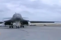 Sức mạnh đáng sợ của “quái vật ném bom” B-1 Lancer Mỹ