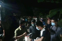 Phát hiện thi thể đã phân hủy bị đổ bê tông trong thùng