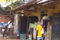 Cám cảnh lũ lụt ở những khu nhà trọ nghèo Hà Nội