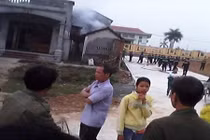 Nghịch tử nghiện rượu nửa đêm vác dao chém mẹ tật nguyền