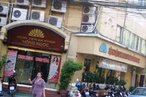 Gia đình bé 1 tuổi rút đơn, BV Hồng Ngọc có thoát tội?