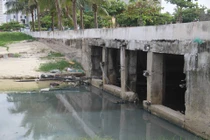 Nước thải chảy ồ ạt ra biển Đà Nẵng, cơ quan quản lý nói gì?