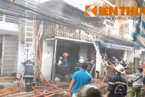 Nhiều tiếng nổ lớn, cả khu phố tháo chạy