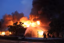 Đang cháy lớn trong khu công nghiệp Việt Nam - Singapore