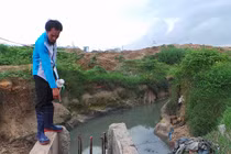 Người thợ hồ 5 lần chui cống tìm xác bé trai 9 tuổi