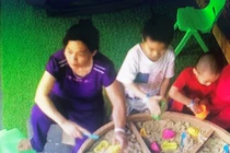 Công an truy tìm người phụ nữ nhặt được ví tại khu vui chơi TiniWorld