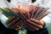 10 đồng tiền thế giới dễ "chết" nhất bởi nhân dân tệ