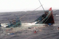 Tàu cá bị chìm ở Trường Sa, 44 ngư dân thoát chết