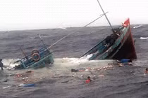 Tàu cá bị chìm ở Trường Sa, 44 ngư dân thoát chết