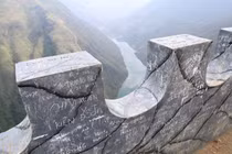 Ảnh: Bức tường 'xấu hổ' trên đỉnh Mã Pì Lèng