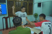 Cán bộ huyện dùng dao đâm chết đồng nghiệp tại quán karaoke