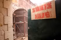 Hà Nội: Đục thông vòm cầu đá “trăm tuổi” trên phố Phùng Hưng 