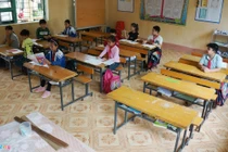 Trường vắng học sinh sau vụ kẻ cầm dao xông vào đâm 6 cô trò