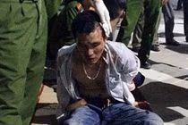 Khởi tố nhóm giang hồ Bình Dương bắn xối xả vào CA