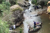 Khánh Hòa: 2 chiến sĩ công an và một nữ du khách rơi xuống thác nước tử vong