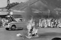 Tận mục “chiếc xe bất tử” chở Bồ tát Thích Quảng Đức