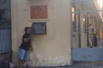 Điều tra: Cận cảnh ‘cò’ dẫn xe qua chốt CSGT