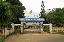 Cắt chức hiệu trưởng nhận 200 triệu đồng tiền “chạy việc”