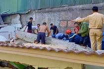 Hà Tĩnh: Sập nhà, ít nhất một người nguy kịch