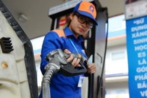Ngày đầu của kỳ nghỉ Quốc Khánh: Giá xăng giảm hơn 100 đồng/lít