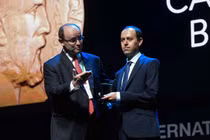 Huy chương Toán học Fields bị trộm mất chưa đầy 30 phút sau khi trao