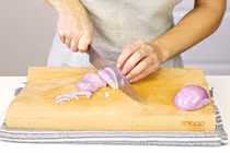 Bí kíp cắt hành cực nhanh và chuẩn xác