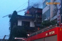 Hà Nội: Cháy nhà 3 tầng, cả phố náo loạn