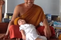 Tiểu hòa thượng ngủ gật có lượng fan hùng hậu trên Facebook