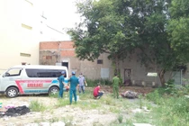 Điều tra nguyên nhân người đàn ông gục chết trên xe máy