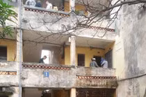 HN: Chém trọng thương người phụ nữ hàng xóm ngày 8/3