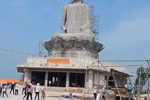 Tượng Phật cao 45m chùa Sắc Thiên Vương bất ngờ đổ sập